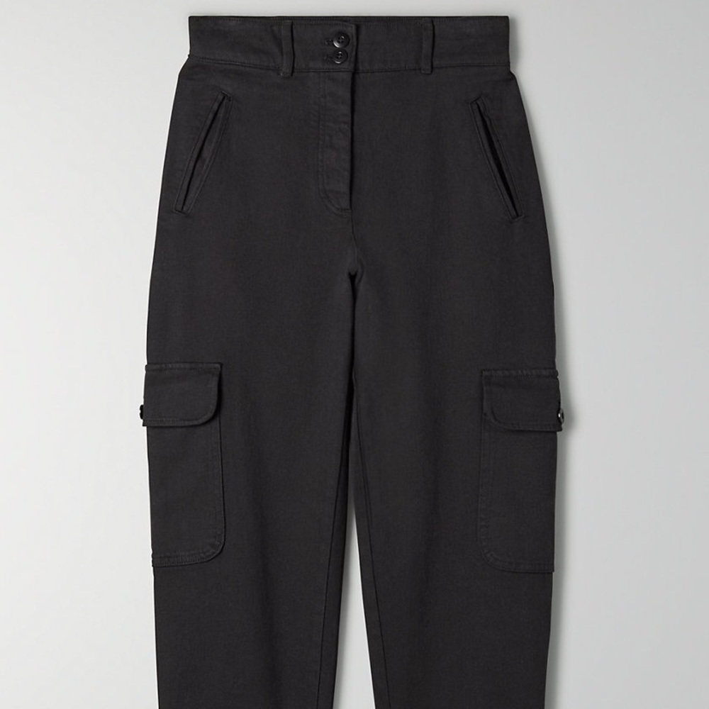 SOLD Aritzia Modern Cargo Pants